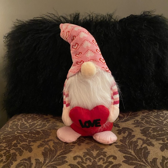 Kissing Booth Wooden Sign & Love Gnome - Picture 4 of 7